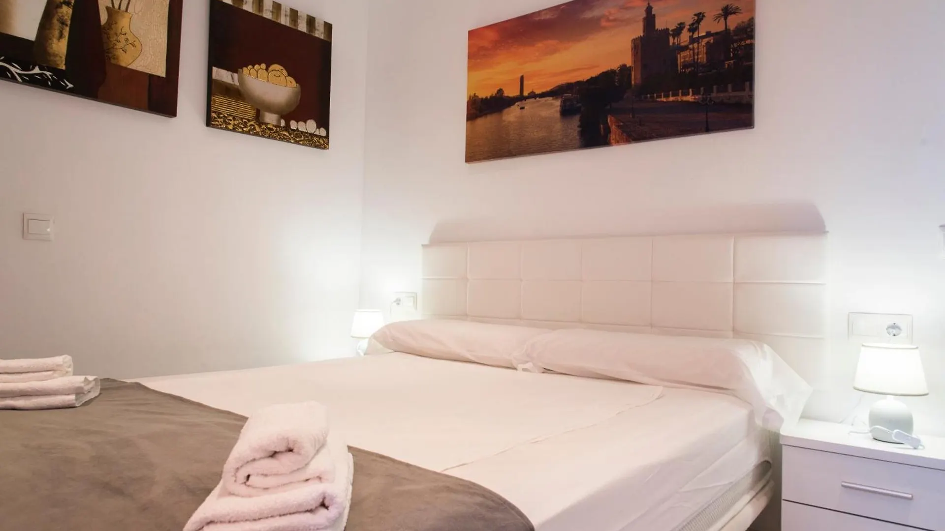 Appartement Nightinsevilla Bailen Free Parking Spanje
