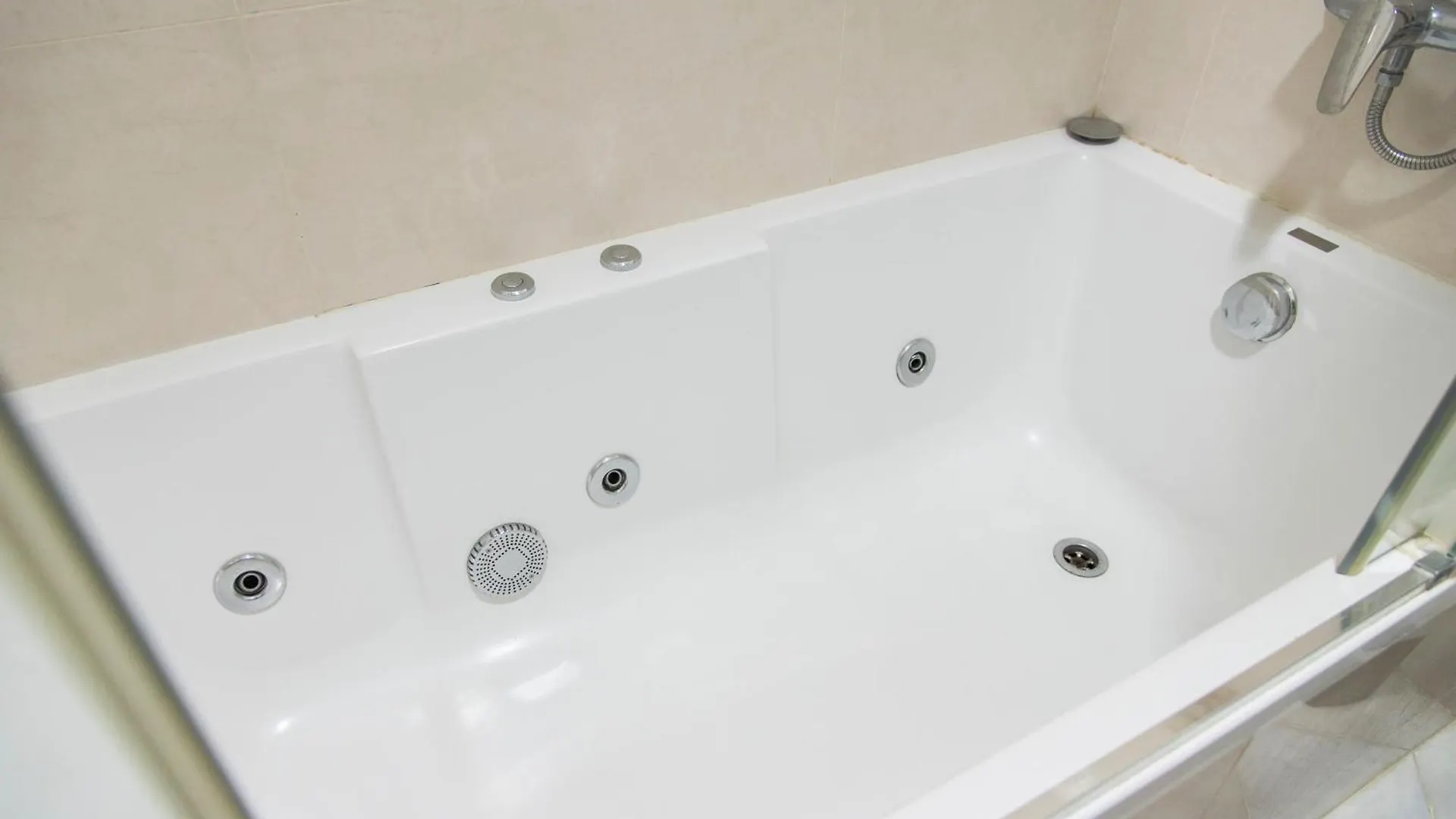 Nightinsevilla Bailen Free Parking Appartement